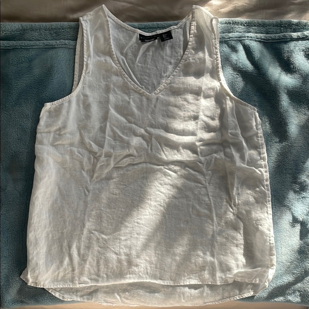 Tahari White V-Neck Tank Top